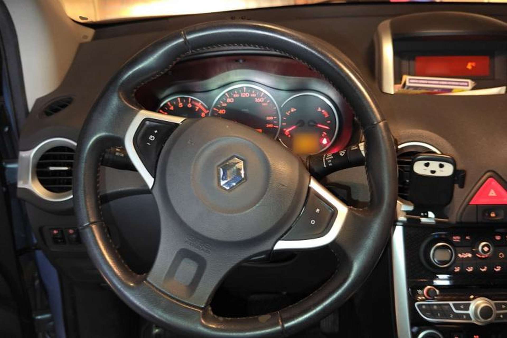 Used Renault Koleos 2010 2.5L 4x4 Luxury Version Steering Wheel