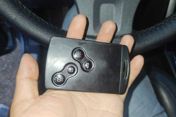 Used Renault Koleos 2010 2.5L Two-Wheel Drive Comfort Version Vehicle Key