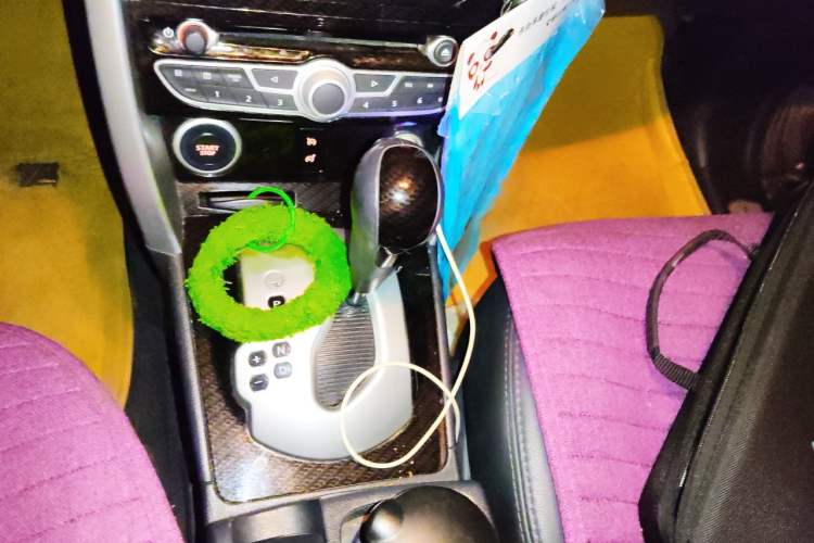Used Renault Koleos 2010 2.5L Two-Wheel Drive Comfort Version Gear Lever