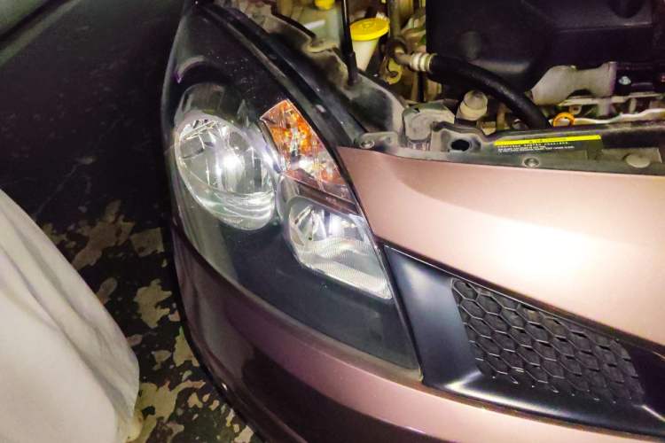 Used Renault Koleos 2010 2.5L Two-Wheel Drive Comfort Version Right Front Headlight