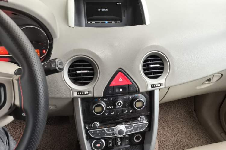 Used Renault Koleos 2010 2.5L 4x4 Luxury Version Audio And AC Panel