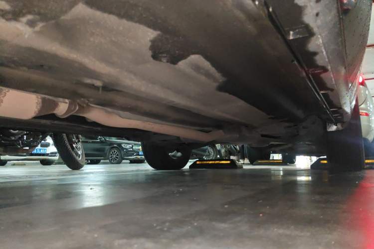 Used Renault Koleos 2010 2.5L 4x4 Comfort Edition Chassis Front Left