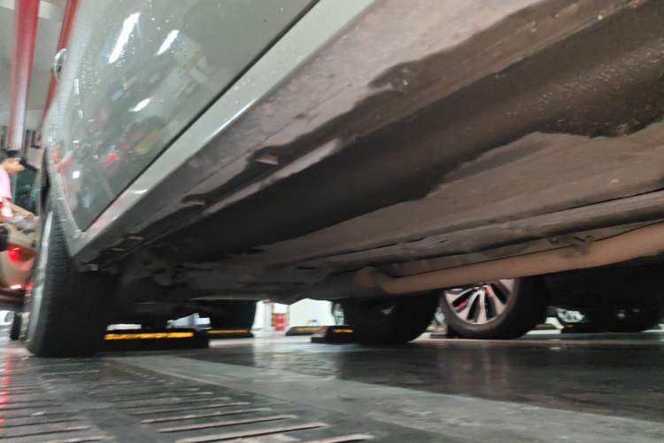 Used Renault Koleos 2010 2.5L 4x4 Comfort Edition Chassis Front Right
