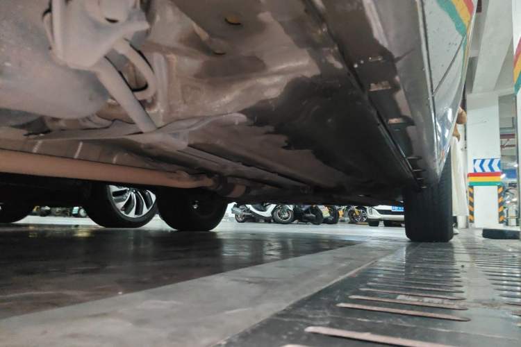 Used Renault Koleos 2010 2.5L 4x4 Comfort Edition Chassis Rear Right