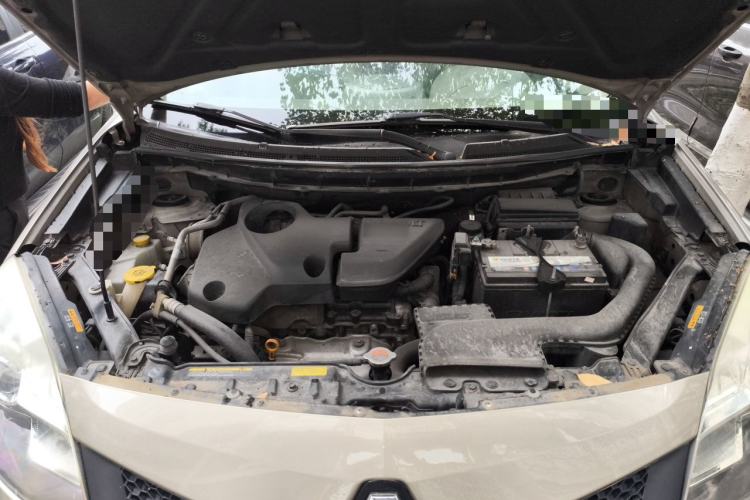 Used Renault Koleos 2010 2.5L 4x4 Luxury Version Engine Bay