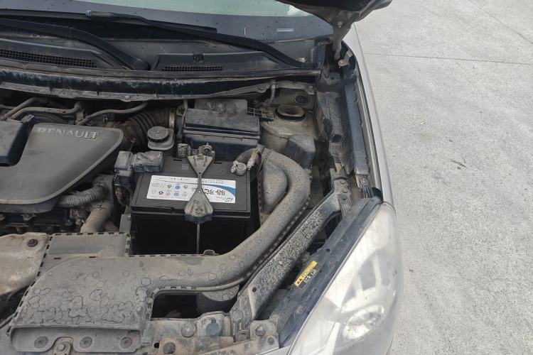 Used Renault Koleos 2010 2.5L 4x4 Luxury Version Engine Bay Left