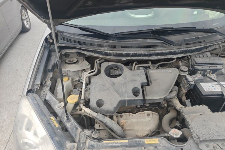 Used Renault Koleos 2010 2.5L 4x4 Luxury Version Engine Bay Right