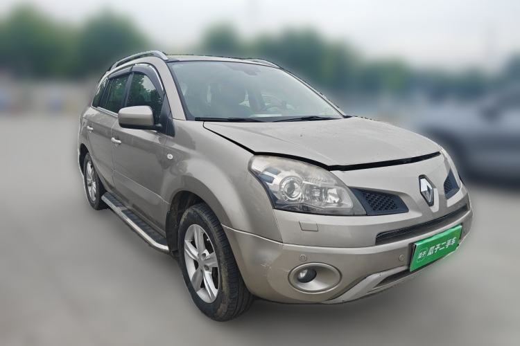 Used Renault Koleos 2010 2.5L 4x4 Luxury Version Front Right 45 Deg
