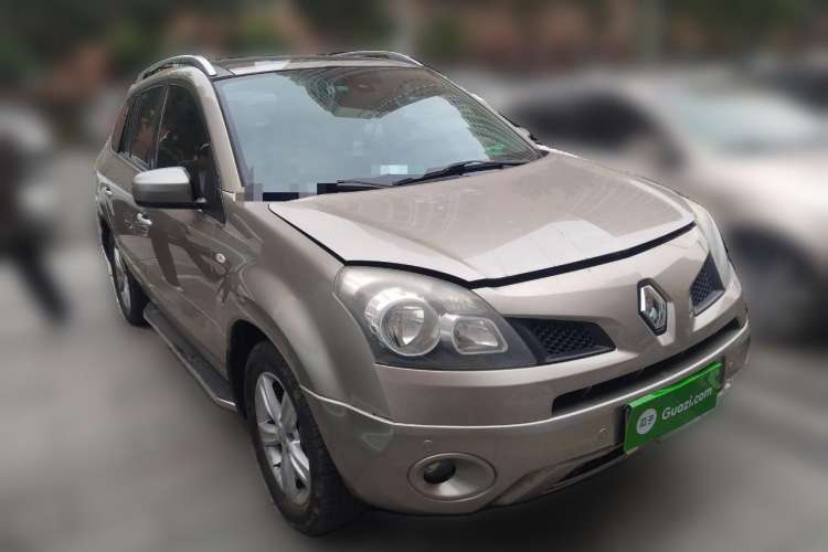 Used Renault Koleos 2010 2.5L 4x4 Comfort Edition Front Right 45 Deg