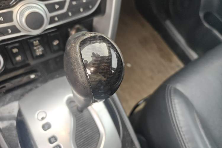 Used Renault Koleos 2010 2.5L 4x4 Luxury Version Gear Lever
