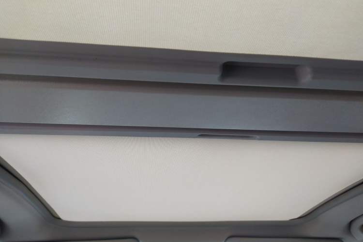 Used Renault Koleos 2010 2.5L 4x4 Comfort Edition Headliner