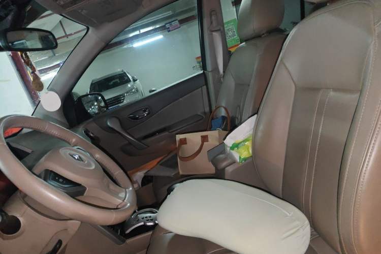 Used Renault Koleos 2010 2.5L 4x4 Comfort Edition Left Front Seat
