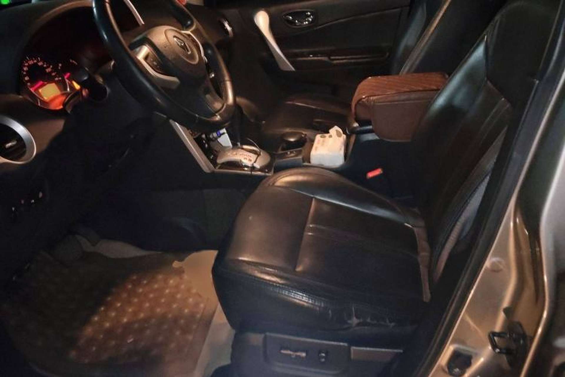 Used Renault Koleos 2010 2.5L Two-Wheel Drive Comfort Version Left Front Seat