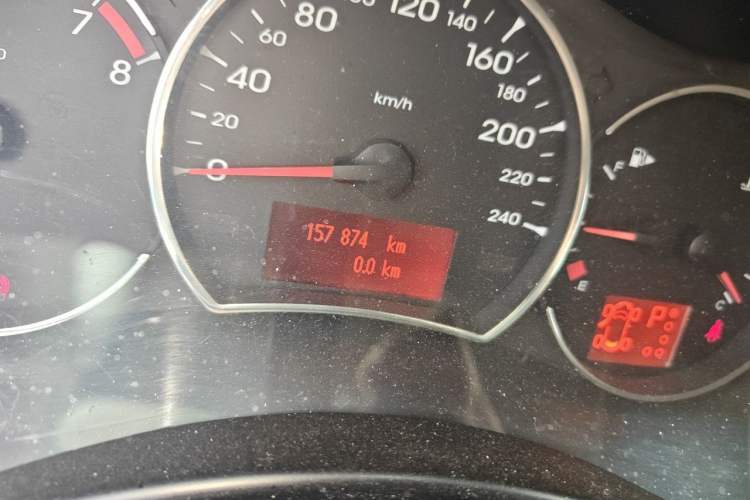 Used Renault Koleos 2010 2.5L 4x4 Luxury Version Odometer Close Up
