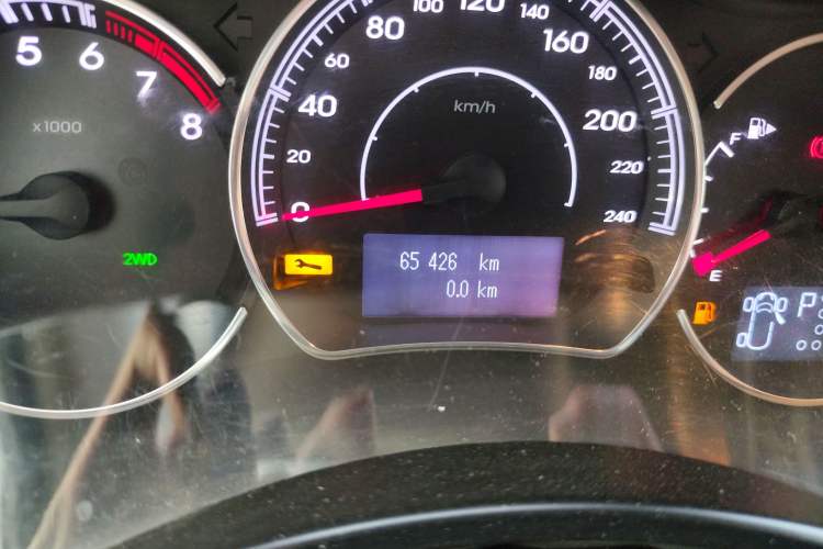 Used Renault Koleos 2010 2.5L 4x4 Luxury Version Odometer Close Up