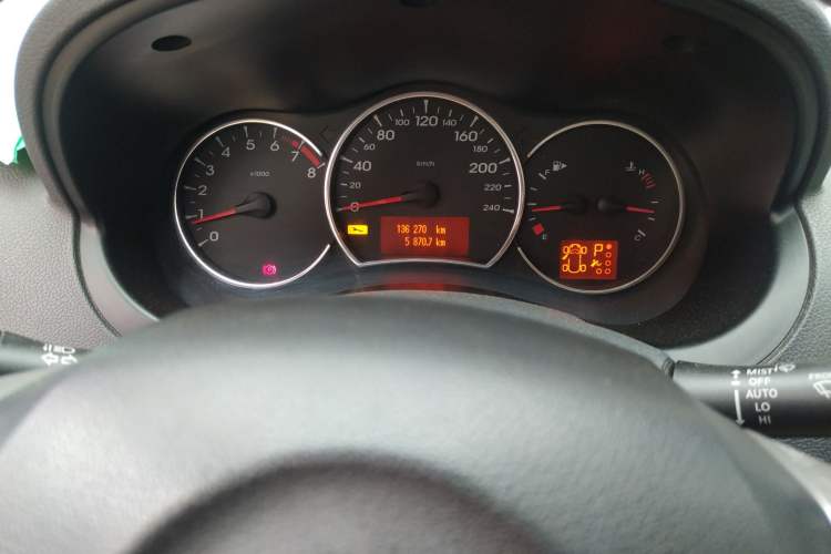 Used Renault Koleos 2010 2.5L 4x4 Comfort Edition Odometer Close Up