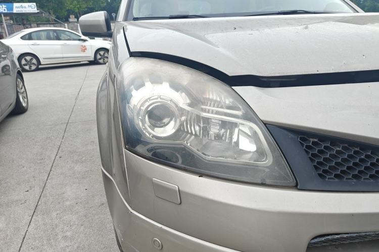 Used Renault Koleos 2010 2.5L 4x4 Luxury Version Right Front Headlight