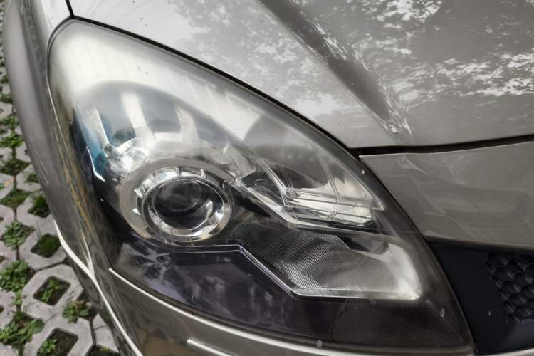Used Renault Koleos 2010 2.5L 4x4 Luxury Version Right Front Headlight