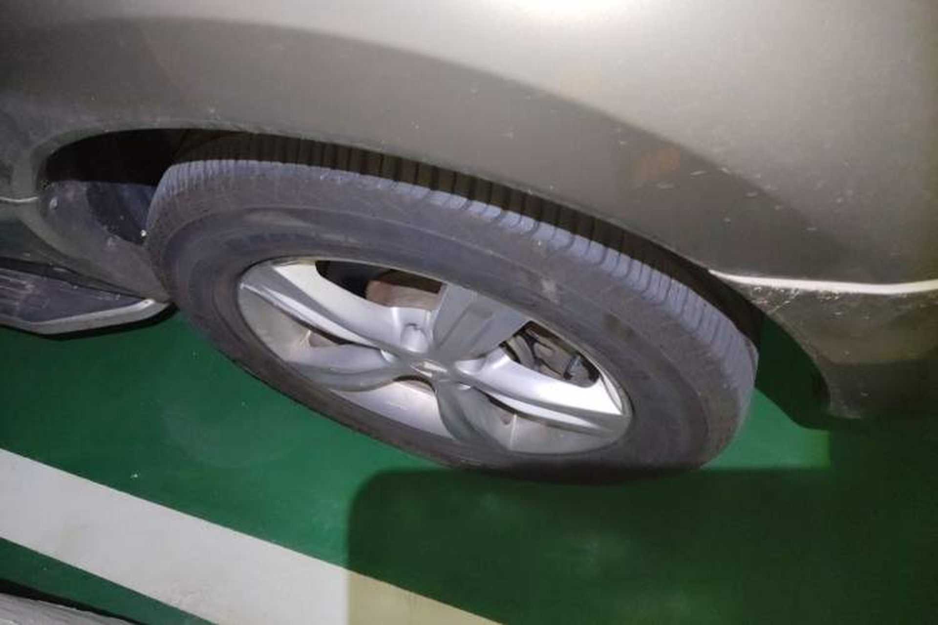 Used Renault Koleos 2010 2.5L Two-Wheel Drive Comfort Version Right Front Wheel Hub