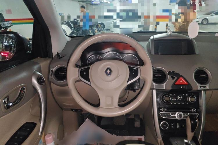 Used Renault Koleos 2010 2.5L 4x4 Comfort Edition Steering Wheel