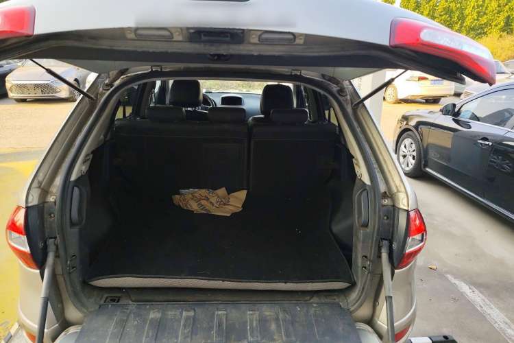 Used Renault Koleos 2010 2.5L 4x4 Luxury Version Trunk