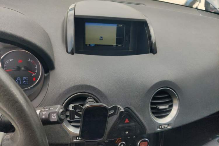 Used Renault Koleos 2010 2.5L 4x4 Comfort Edition Audio And AC Panel