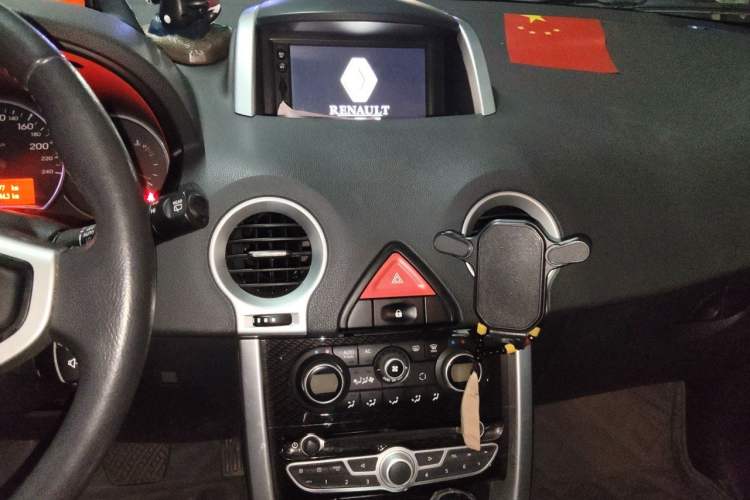Used Renault Koleos 2010 2.5L 4x4 Luxury Version Audio And AC Panel
