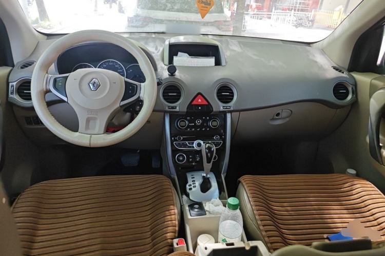 Used Renault Koleos 2010 2.5L 4x4 Comfort Edition Center Console