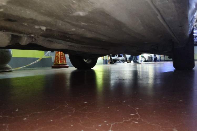 Used Renault Koleos 2010 2.5L 4x4 Luxury Version Chassis Front Left