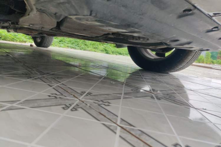 Used Renault Koleos 2010 2.5L 4x4 Comfort Edition Chassis Front Right