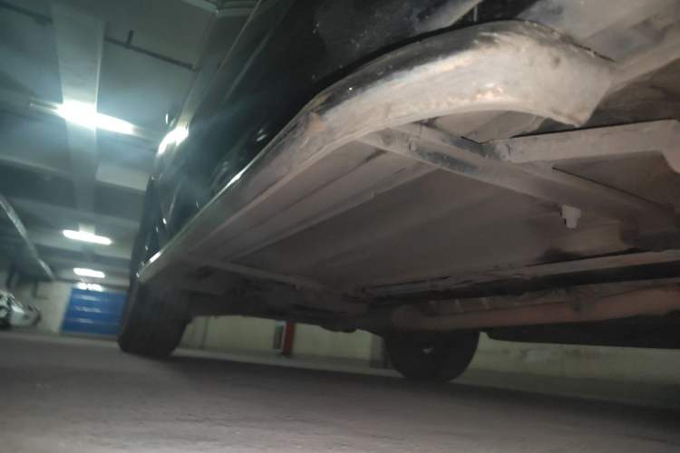 Used Renault Koleos 2010 2.5L 4x4 Comfort Edition Chassis Front Right