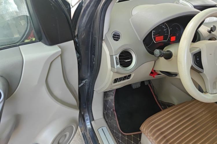 Used Renault Koleos 2010 2.5L 4x4 Comfort Edition Driver Seat