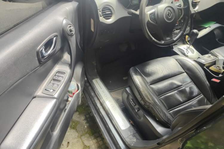 Used Renault Koleos 2010 2.5L Two-Wheel Drive Comfort Version Driver Seat