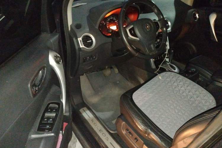 Used Renault Koleos 2010 2.5L 4x4 Comfort Edition Driver Seat