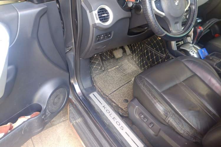 Used Renault Koleos 2010 2.5L Two-Wheel Drive Comfort Version Driver Seat