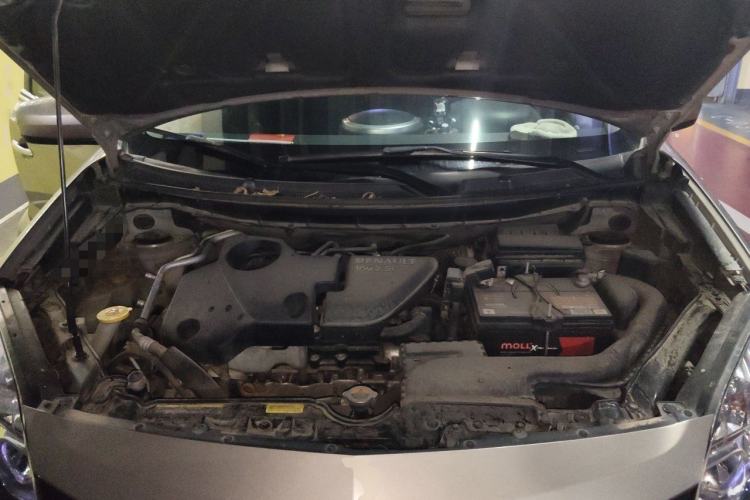 Used Renault Koleos 2010 2.5L 4x4 Luxury Version Engine Bay