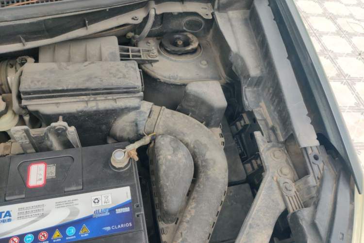 Used Renault Koleos 2010 2.5L 4x4 Comfort Edition Engine Bay Left