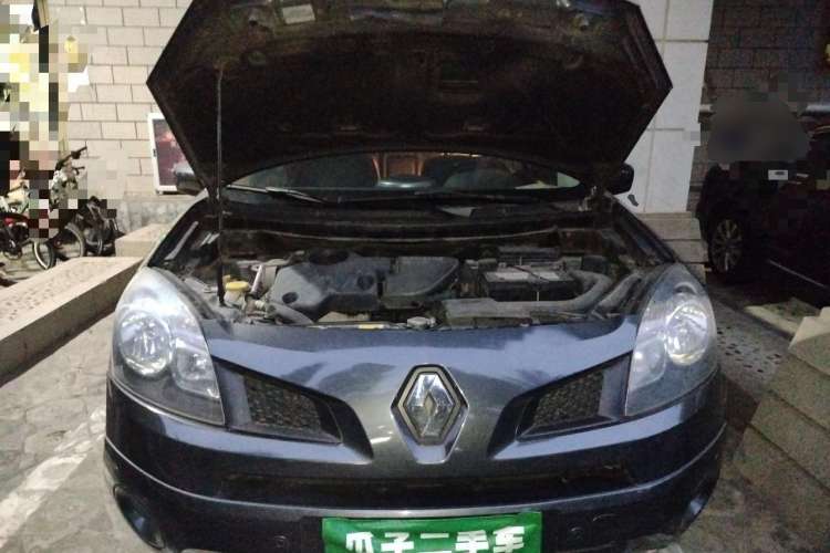 Used Renault Koleos 2010 2.5L 4x4 Comfort Edition Engine Bay