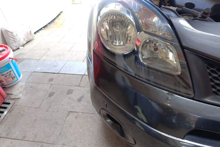 Used Renault Koleos 2010 2.5L Two-Wheel Drive Comfort Version Engine Bay Right