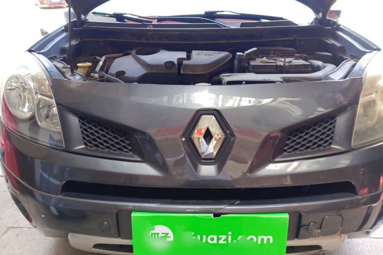 Used Renault Koleos 2010 2.5L Two-Wheel Drive Comfort Version Engine Bay