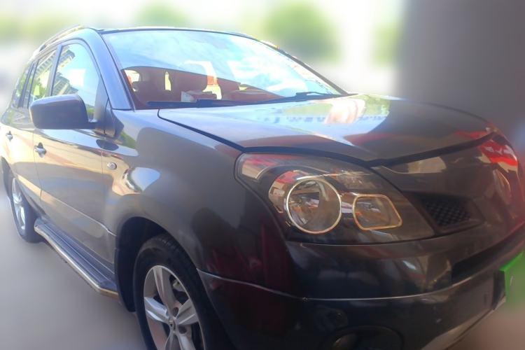 Used Renault Koleos 2010 2.5L Two-Wheel Drive Comfort Version Front Right 45 Deg