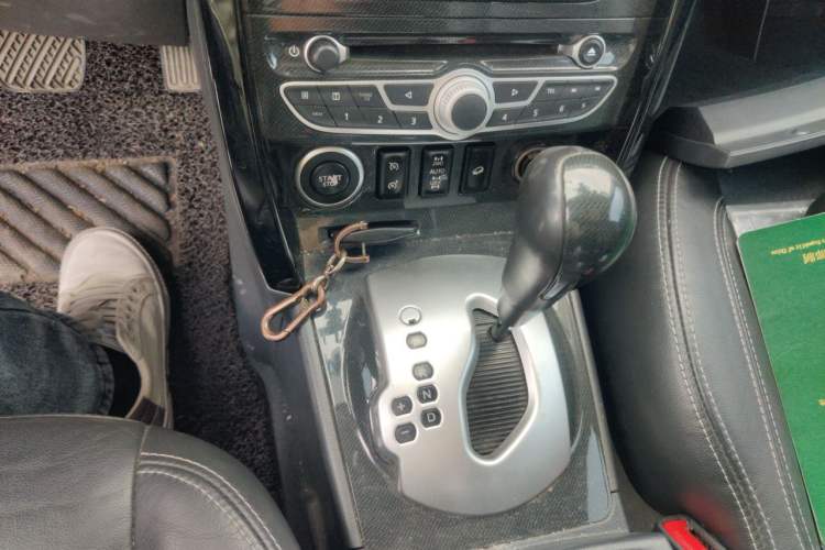 Used Renault Koleos 2010 2.5L 4x4 Comfort Edition Gear Lever