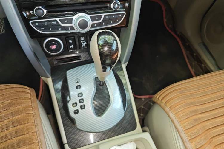 Used Renault Koleos 2010 2.5L 4x4 Comfort Edition Gear Lever