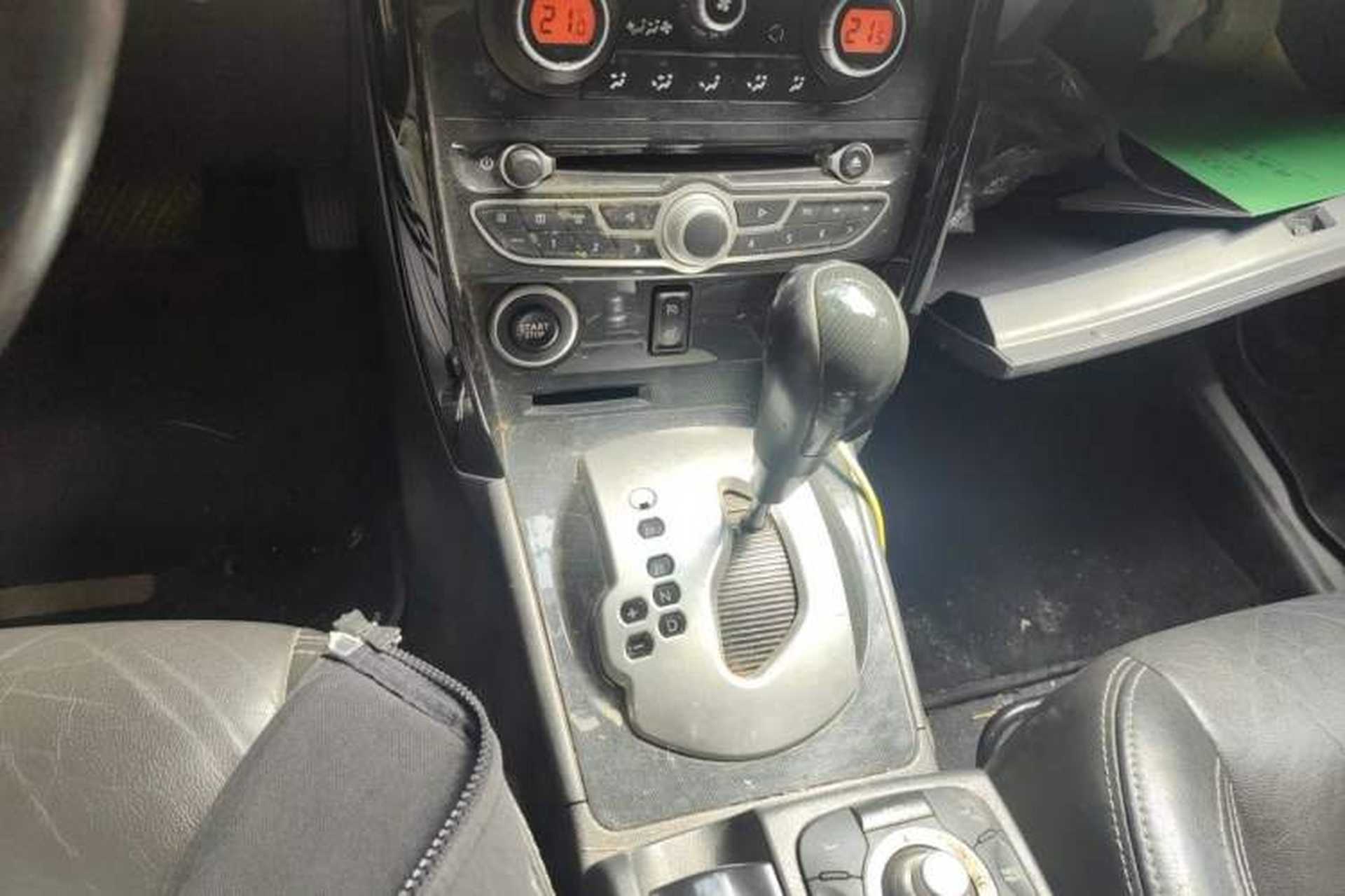 Used Renault Koleos 2010 2.5L Two-Wheel Drive Comfort Version Gear Lever