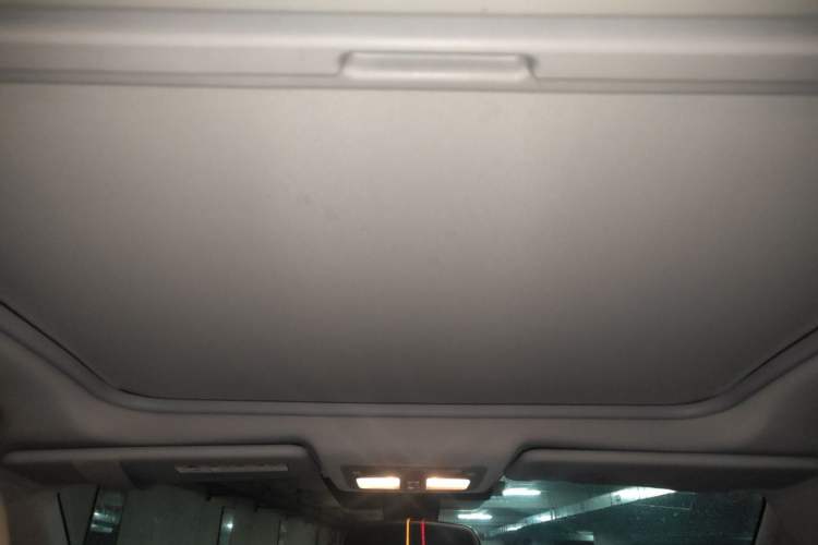 Used Renault Koleos 2010 2.5L 4x4 Comfort Edition Headliner