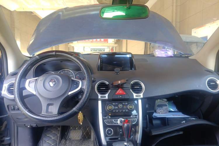 Used Renault Koleos 2010 2.5L Two-Wheel Drive Comfort Version Headliner
