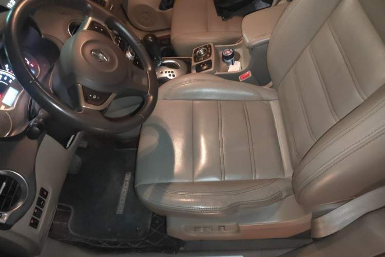 Used Renault Koleos 2010 2.5L 4x4 Comfort Edition Left Front Seat