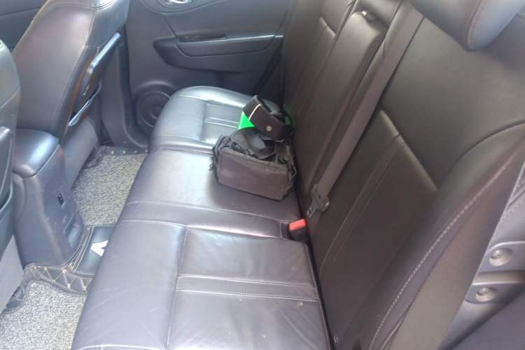 Used Renault Koleos 2010 2.5L Two-Wheel Drive Comfort Version Left Rear Seat
