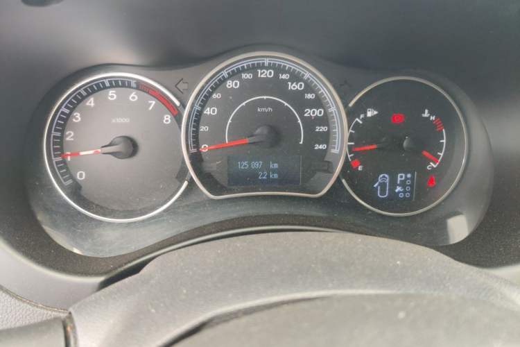 Used Renault Koleos 2010 2.5L 4x4 Comfort Edition Odometer Close Up