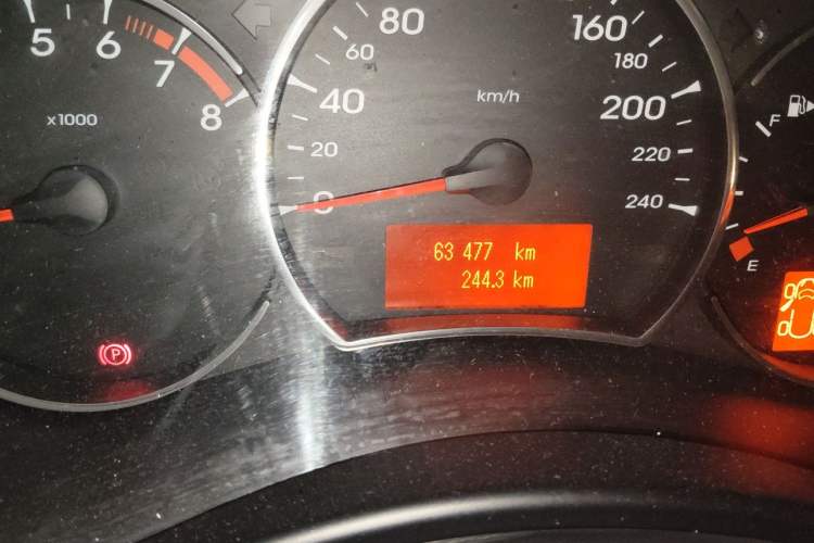 Used Renault Koleos 2010 2.5L 4x4 Luxury Version Odometer Close Up